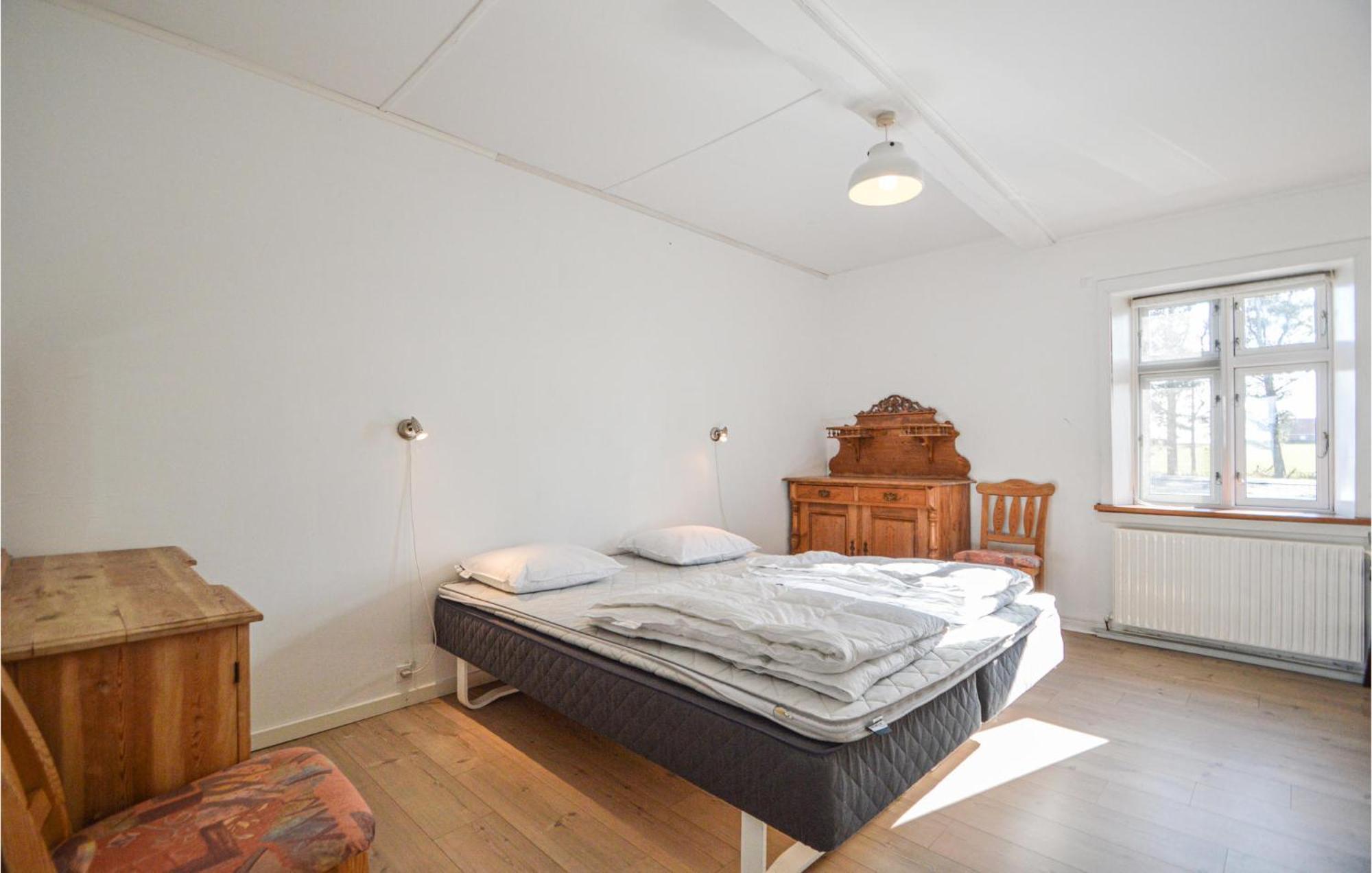 Awesome Home In Bredebro With Kitchen Ballum ภายนอก รูปภาพ
