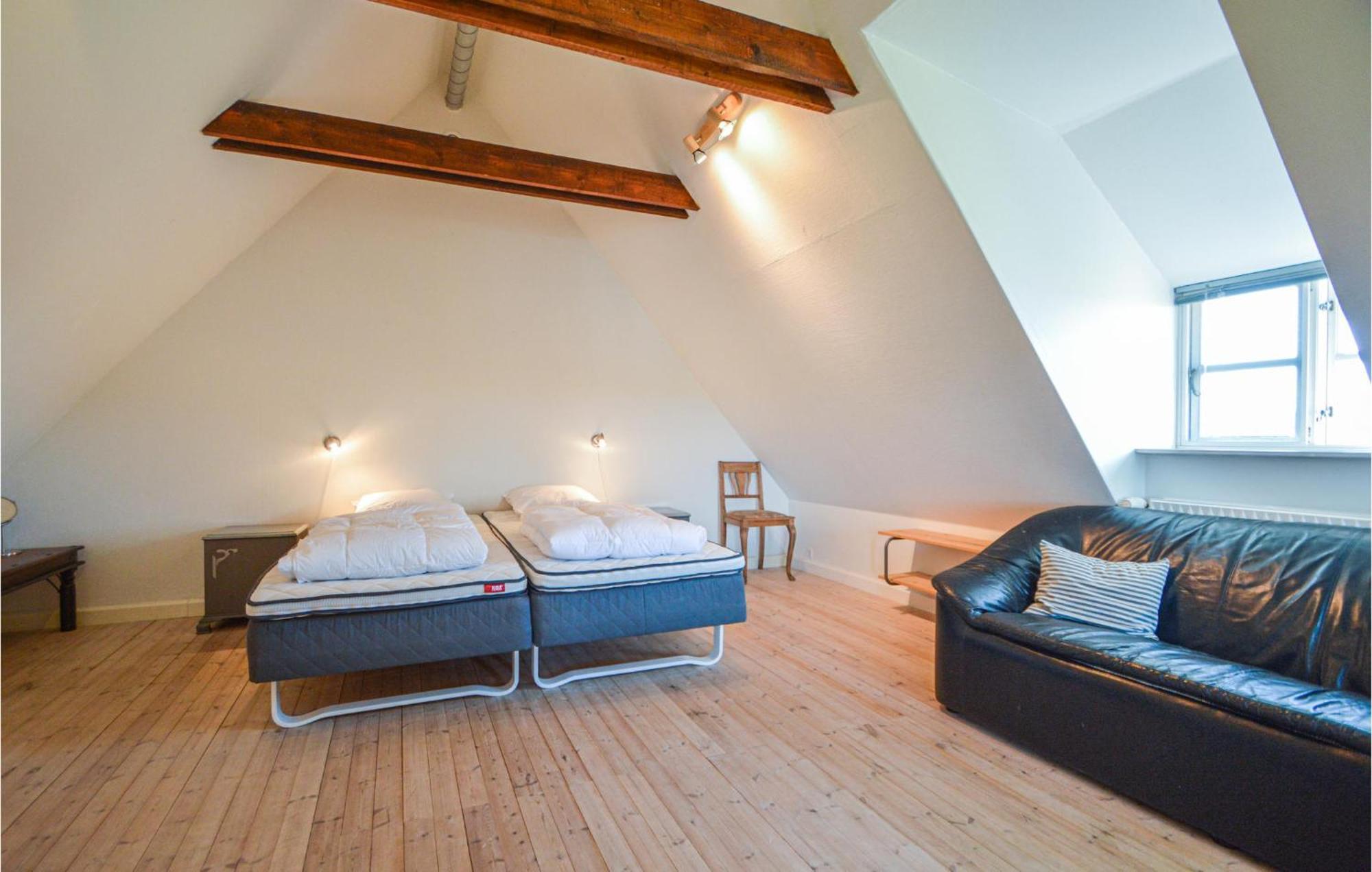 Awesome Home In Bredebro With Kitchen Ballum ภายนอก รูปภาพ
