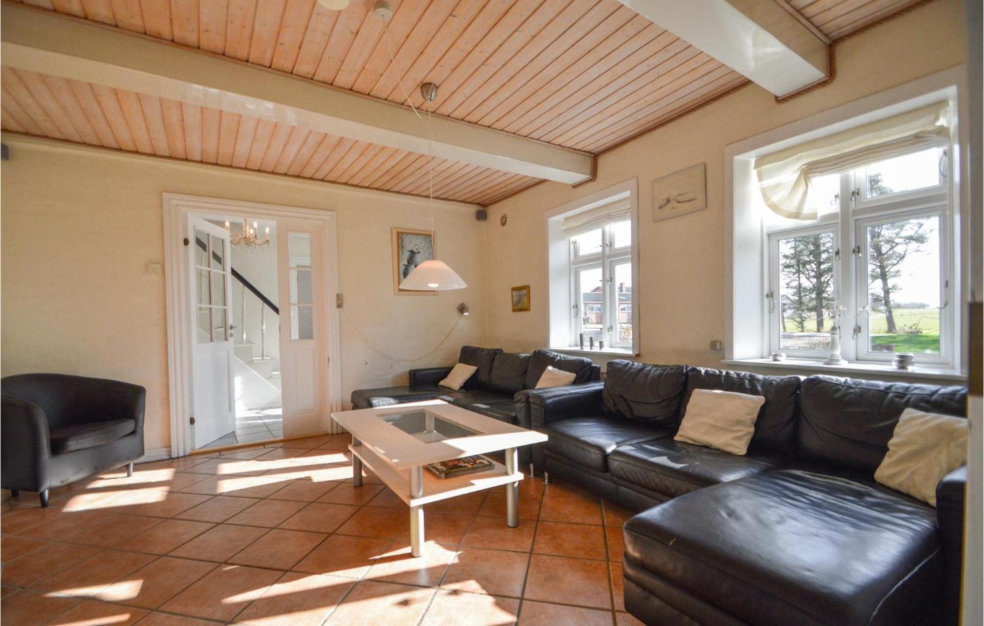 Awesome Home In Bredebro With Kitchen Ballum ภายนอก รูปภาพ