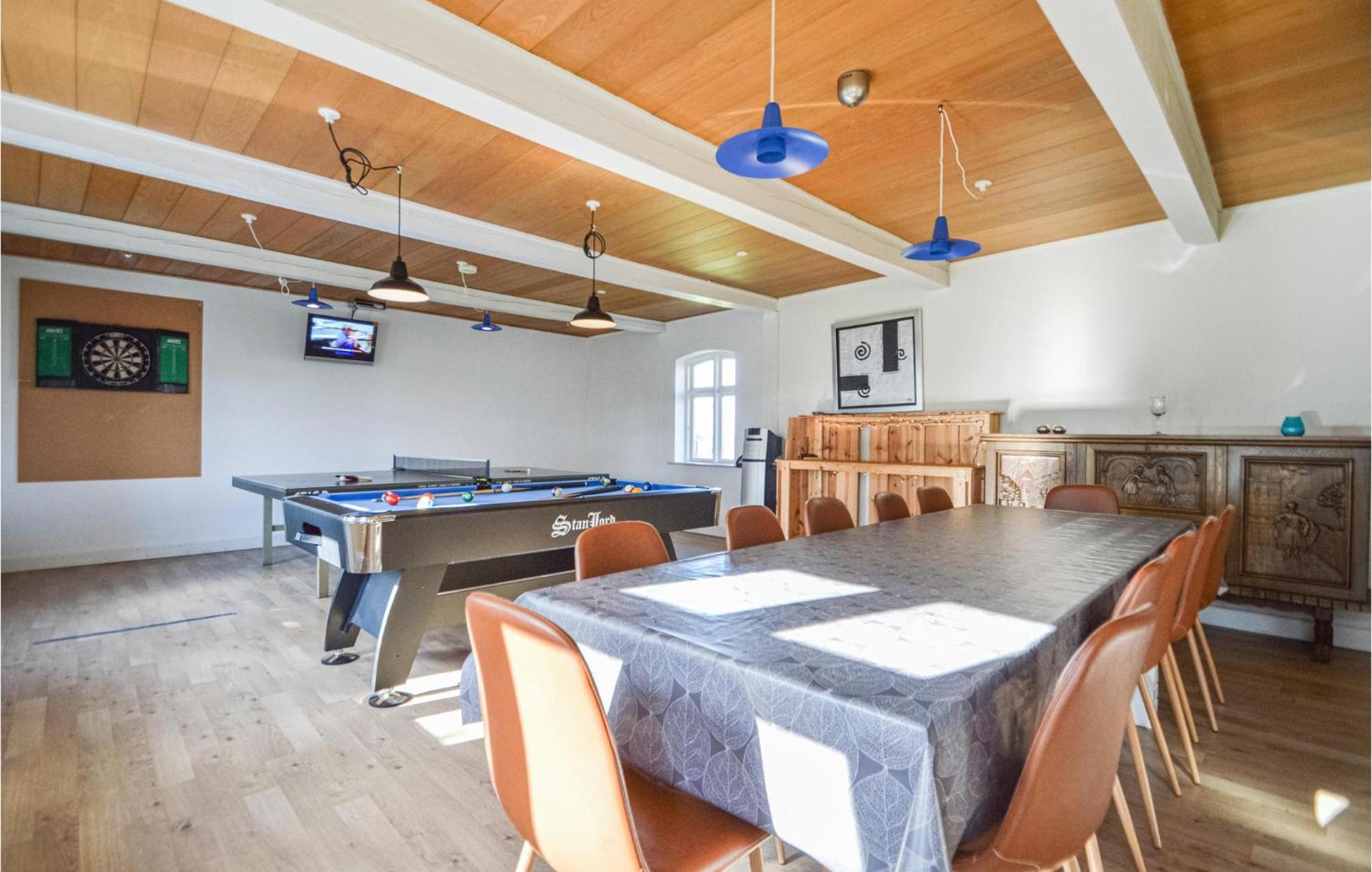 Awesome Home In Bredebro With Kitchen Ballum ภายนอก รูปภาพ
